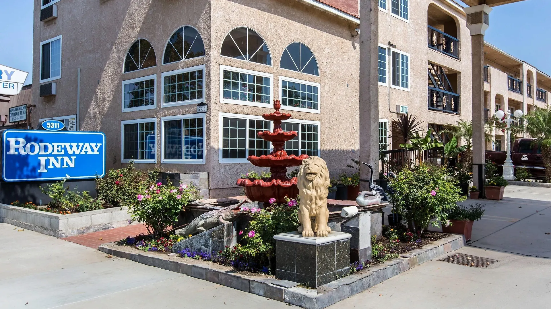 Where to Stay Near Westgate Park: 4 Resort Hotels in Artesia
